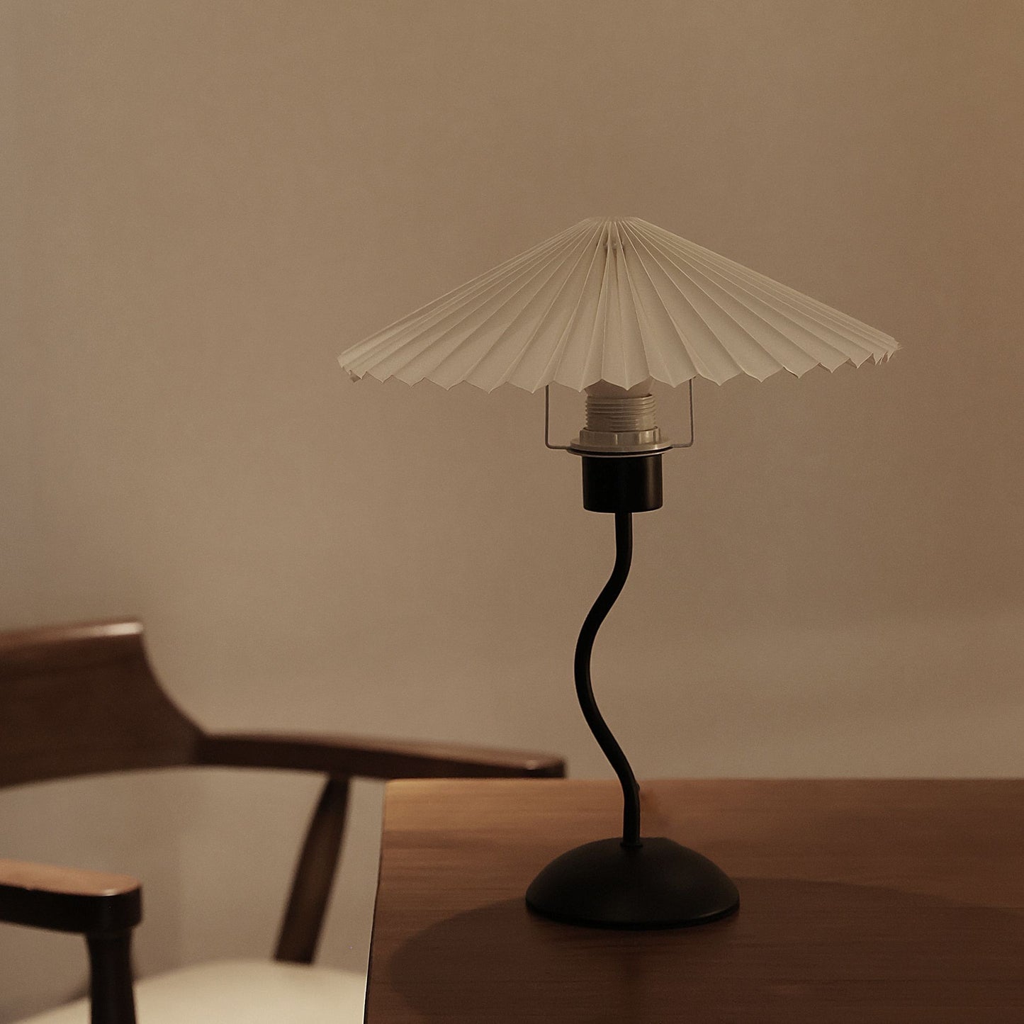 Umbrella Pleated Fabric Table Lamp