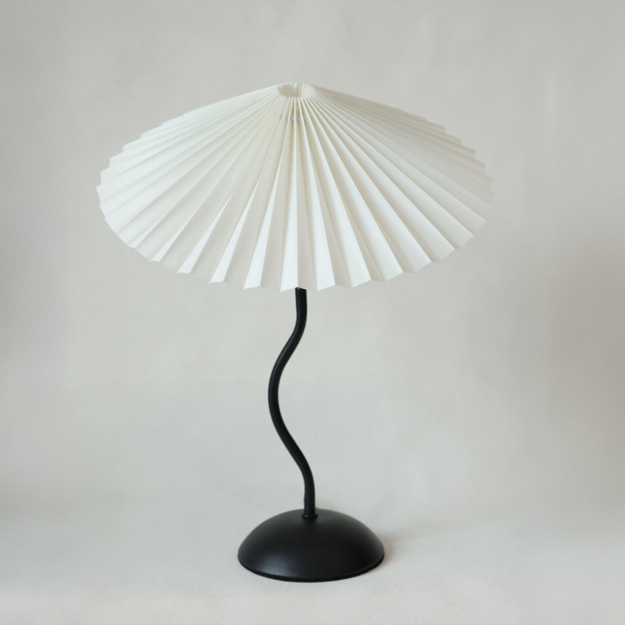 Umbrella Pleated Fabric Table Lamp